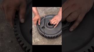 Download lagu Pro-Level Mechanic Repairs Broken Gear With Amazing Skills mp3