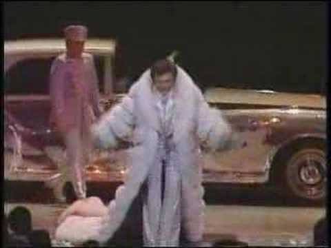 , title : 'Liberace Music Video & Entrance 1981'