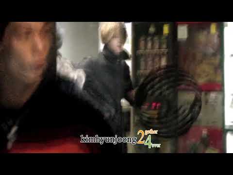 111223 KimHyunJoong fancam-Music Bank(He's dancing now~^^)