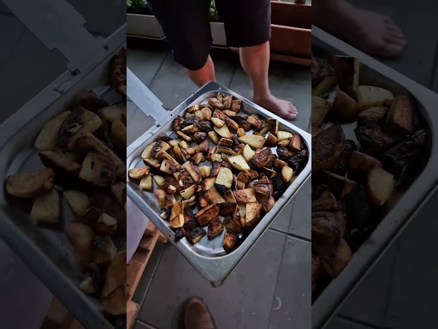 Video teaser per Trisa Elektrogrill X-800 Test von Jonathan Martin: perfektes Fleisch, Gemüse & Pizza in Minuten