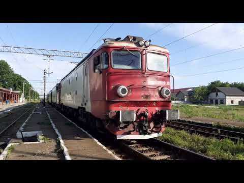 Trenul R 5413 Bacau-Suceava Nord paraseste Gara Dolhasca