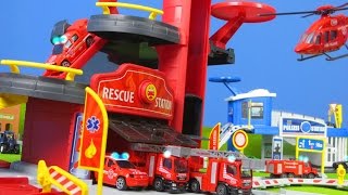 Feuerwehrstation mit Feuerwehrauto, Traktor, Bagger & Spielzeugautos für Kinder | *WERBUNG