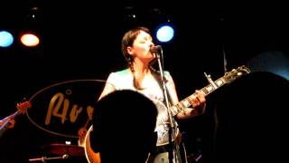 Holly McNarland - Stormy (Live Clip) - July 2009
