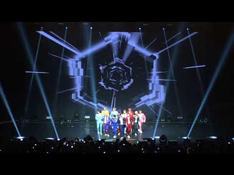 SEVENTEEN IN DALLAS: Adore U