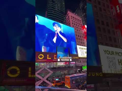 Jungkook (BTS) 정국의 캘빈클라인 룩: 단순함 속에 숨겨진 철학 사진