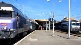 preview picture of video 'France: 2x SNCF diesel Class CC 72100 locomotives pass at Belfort station, Franche-Comte region'