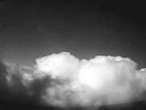 Nas Nuvens video