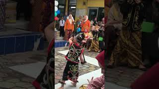 Download lagu Hardiknas fashion show baju #dayak #borneo #kalimantan #anakanak #anak #shorts #youtubeshorts mp3