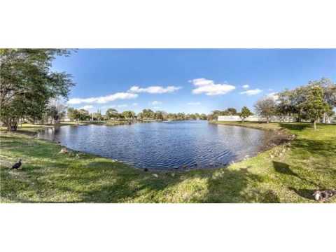 7140 SW 111 PL # 7140,Miami,FL 33173 Townhouse En Venta