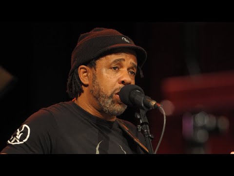 WoodSongs 1018: Victor Wooten