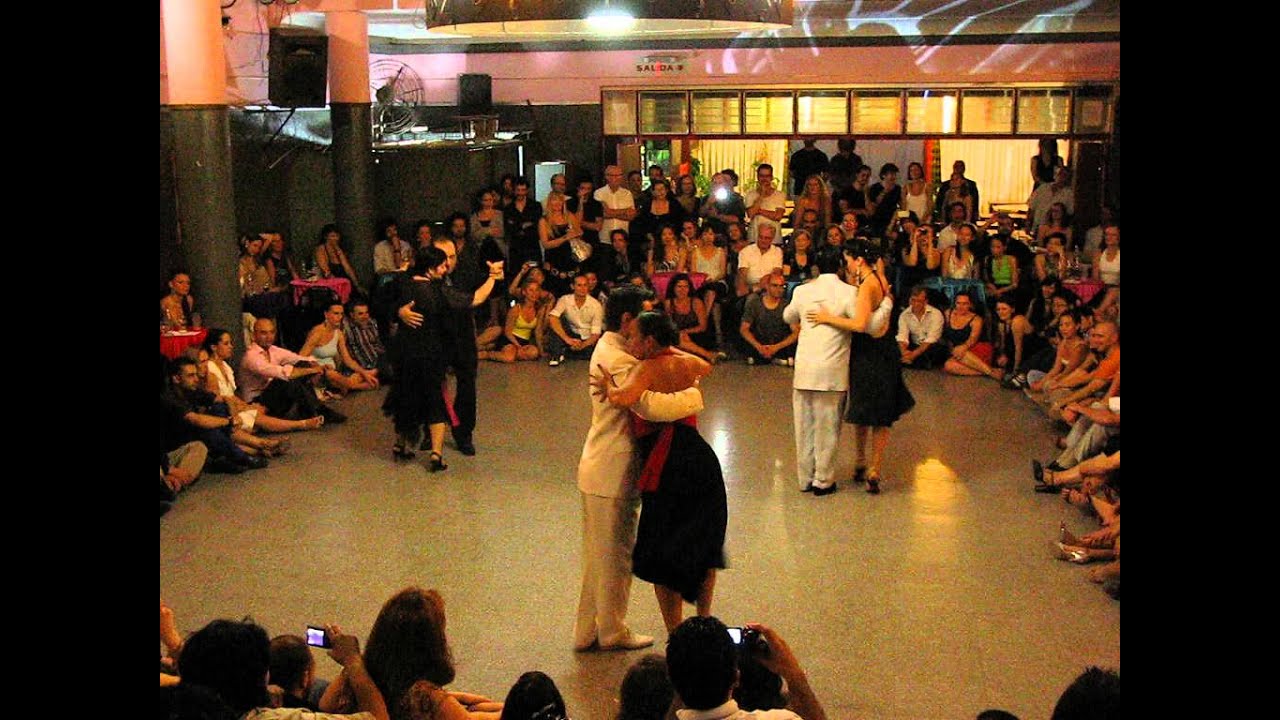 GLORIA Y EDUARDO ARQUIMBAU, VIRGINIA PANDOLFI Y JAVIER RODRÍGUEZ, IARA DUARTE Y GUSTAVO CHAILE