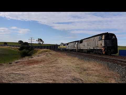 Galong NSW- Locomotives 1435, 1432 and 1101- Qube Train