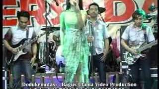 Download lagu Anisa Rahma- Persada Plus - 3 hari 3 malam.flv mp3