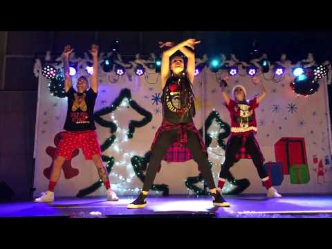 Karolina Berezowska - Mistletoe and wine - cooldown