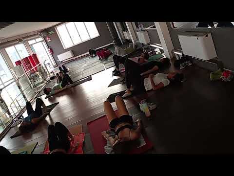 Corso pilates ore 16.30... palestra lake fitness Lovere by Simon e Anna 