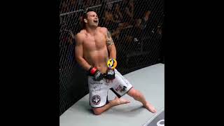 Download lagu video lucu tinju salah tendang kena biji musuh mp3