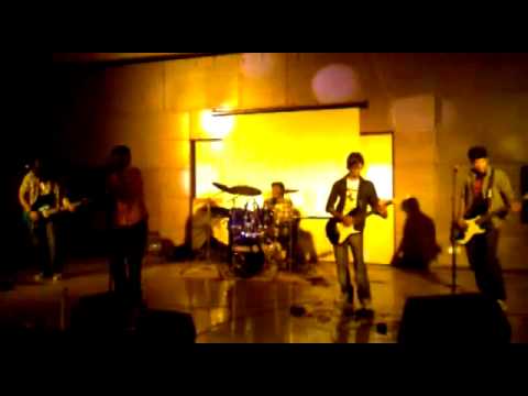 Sureela Phateechar--Kaisay mumkin hai(cover)-live  .mov