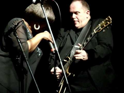Shirley King duet with Daniel Raffo on guitar playing Rock Me Baby in Buenos Aires