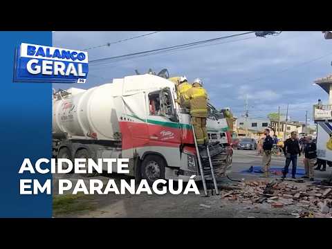 Caminhão-tanque sai da pista e bate em barracão: motorista morre a caminho de porto no litoral