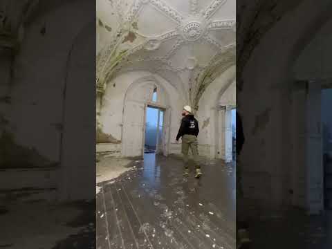 Traumhaft SCHÖNE ❤️ VERLASSENE VILLA 🏛️ gefunden 😱 #villa #wald #nebel #lostplace #shorts #urbex