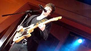 Laurence Jones - Why Do You Love Me, Skegness (UK) 2013.