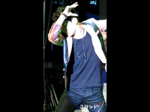 111027 taekyeung college festival - supa luv remix by Rickya.com
