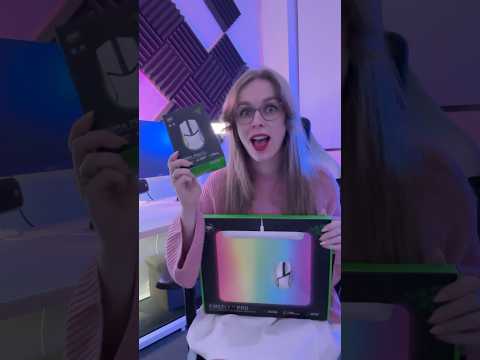 60 SECONDS UNBOXING: Razer Cobra Pro and Razer Firefly V2 Pro #razer #whitepcbuild #whitepc #gifted