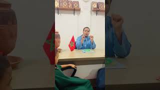 مشهد تمثيلي لصور منتشرة في زماننا هٰذا في احتقار القرآن ولو بغير قصد وذالك ببخس معلمي القرآن حقهم