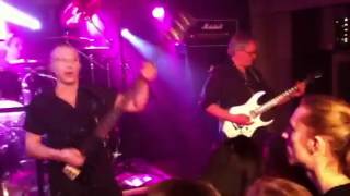 Hard Metal Rocks - Runaway