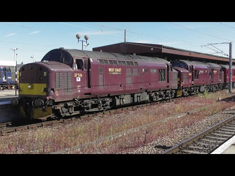 Class 37s Nos  37516 & 37676 at York  - The Waverley (1Z43) - 10th July 2022