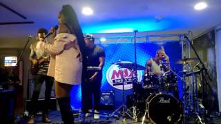 iza @ fm hall: engano seu