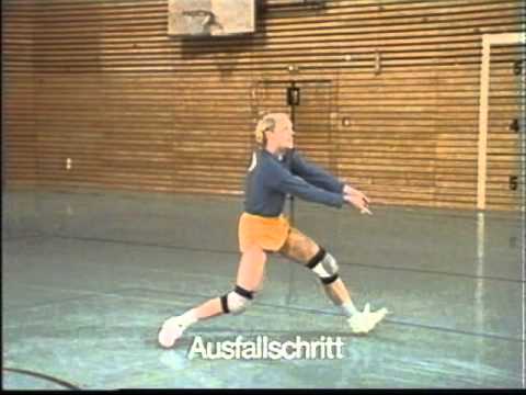Volleyball Technik unteres Zuspiel Zuspielbagger seitlich