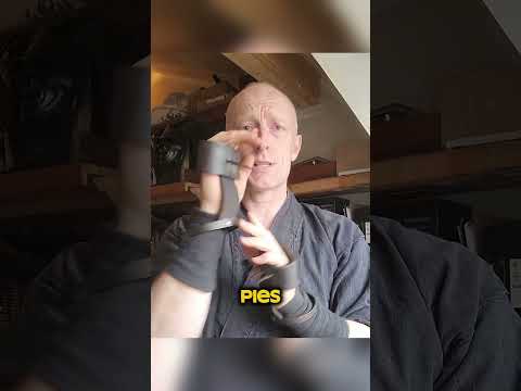 The legendary ninja weapons: Ashiko and Shuko 🐱‍👤⚔