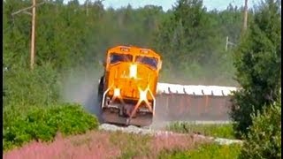 preview picture of video '[HD] Northlander with GP40-2 and Freight 308'