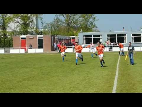 De perfecte start van een voetbalwedstrijd