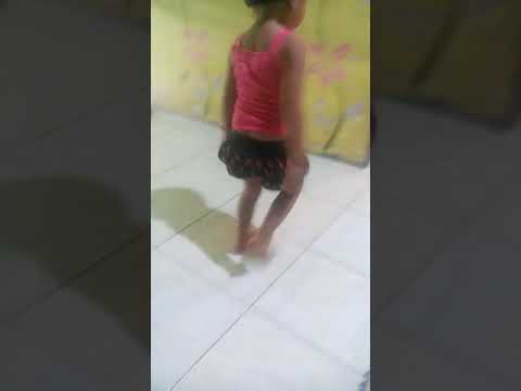 Kasihan adik Aisyah di marahi sewaktu bermain, aduh..