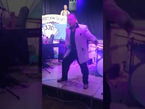 Rock n Roll Star Johnny Earl live at Henfield Hall in Henley on New Year's Eve 2023.