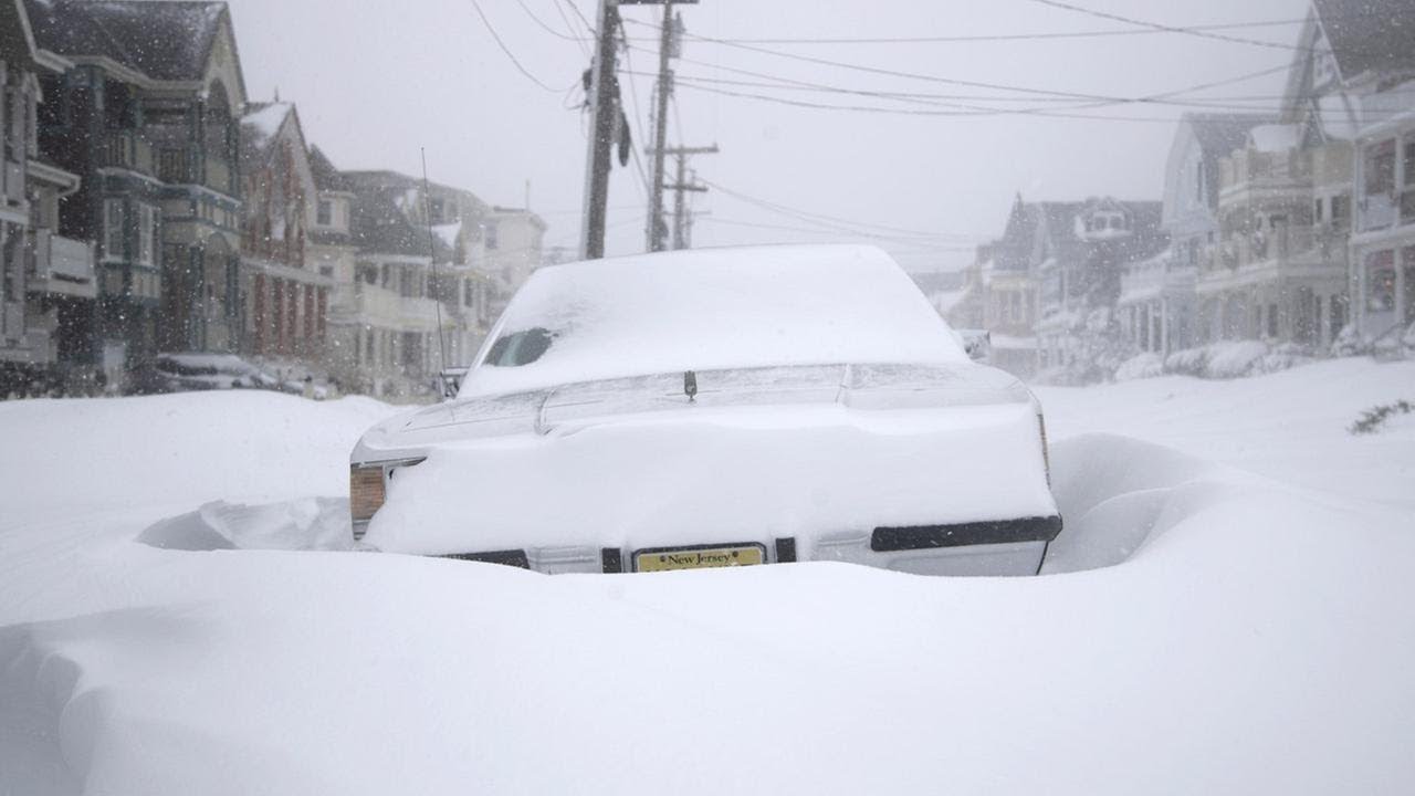 Monster nor'easter storm dumps snow on New York City region