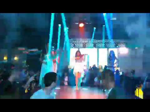 VENDA live violin performance