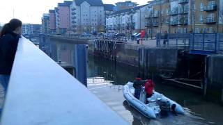 preview picture of video 'Portishead Quays Marina Lock'
