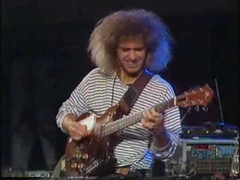 Jazzfest Berlin 1990 - (III) - Pat Metheny Trio - Dave Holland (b) - Roy Haynes (dr) deel 9.avi