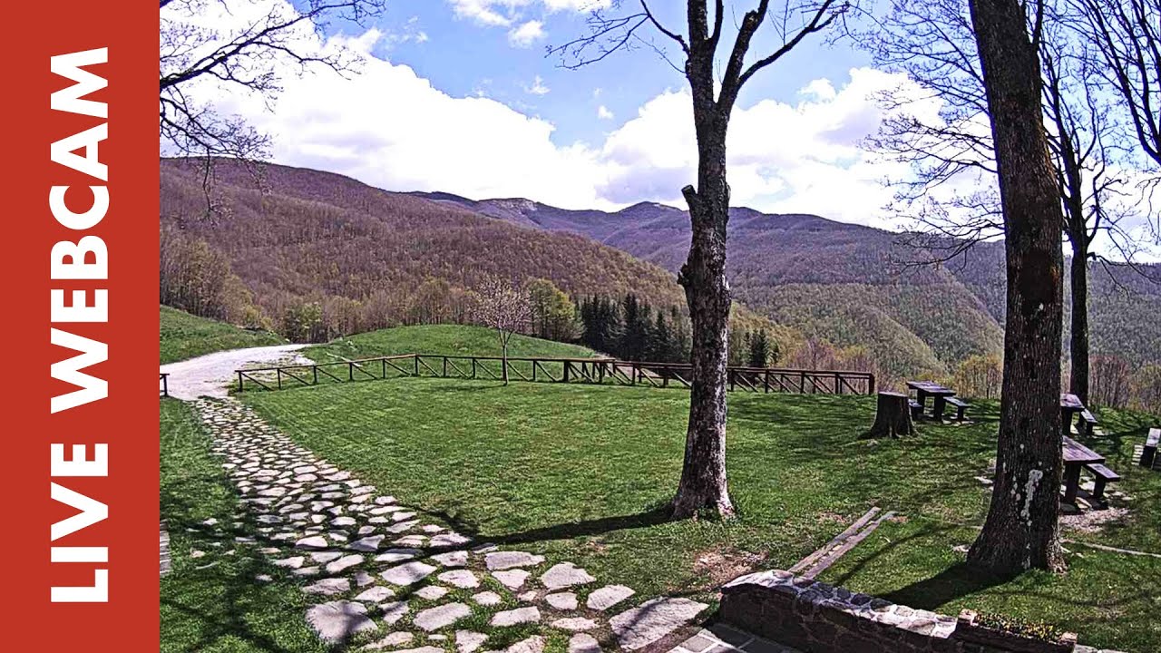 Live webcam view of Rifugio Burigone Mountain Refuge