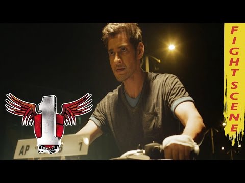 Mahesh Babu Stunning Fight Scene - 1 Nenokkadine Movie Scenes