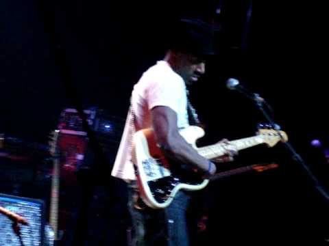 Marcus Miller solo S.M.V. Madrid 10/30/08  (new)
