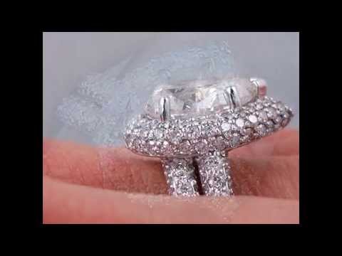 5.02 ctw Pear Shape Diamond Engagement Ring and Matching Wedding Band Set