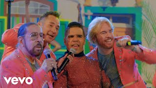 Aquí Estoy Yo Lyrics English Translation