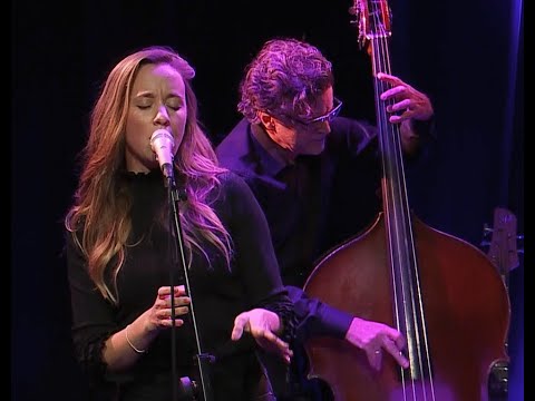 Anna Känzig & Heiri Känzig "perfect angle"