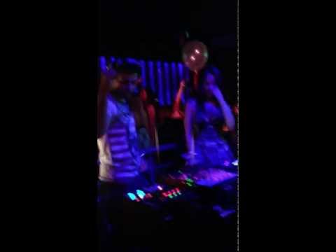 Mixsa Live | Shake It Out (Lique - Curitiba, Brazil)