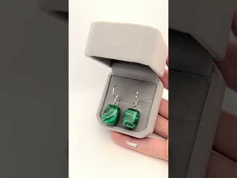 Подарок девушке Серьги серебро с натуральным камнем Малахит природной формы в Подарочной коробочке - фото 1 - id-p2532552481