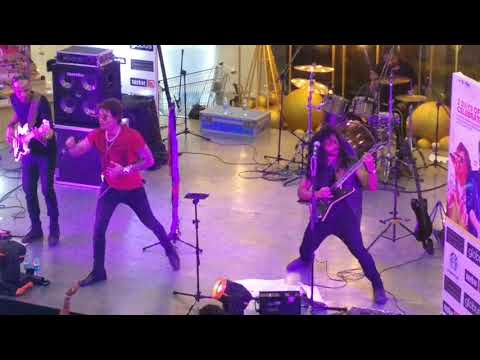 2blue himself live concert